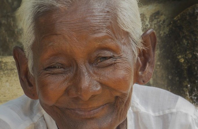 Highly Commended – Old Lady of Bagan by Neil Purcell